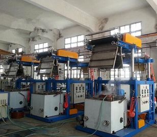 China Película del PVC máquina soplada grueso de la protuberancia de la película de 0,025 - de 0.07m m con el pilar bajo elevación eléctrica fábrica
