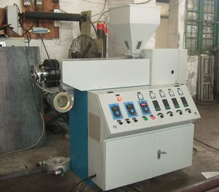 China Máquina que sopla automatizada de la película plástica para la película de encogimiento del calor del PVC SJ45*25-Sm500 distribuidor